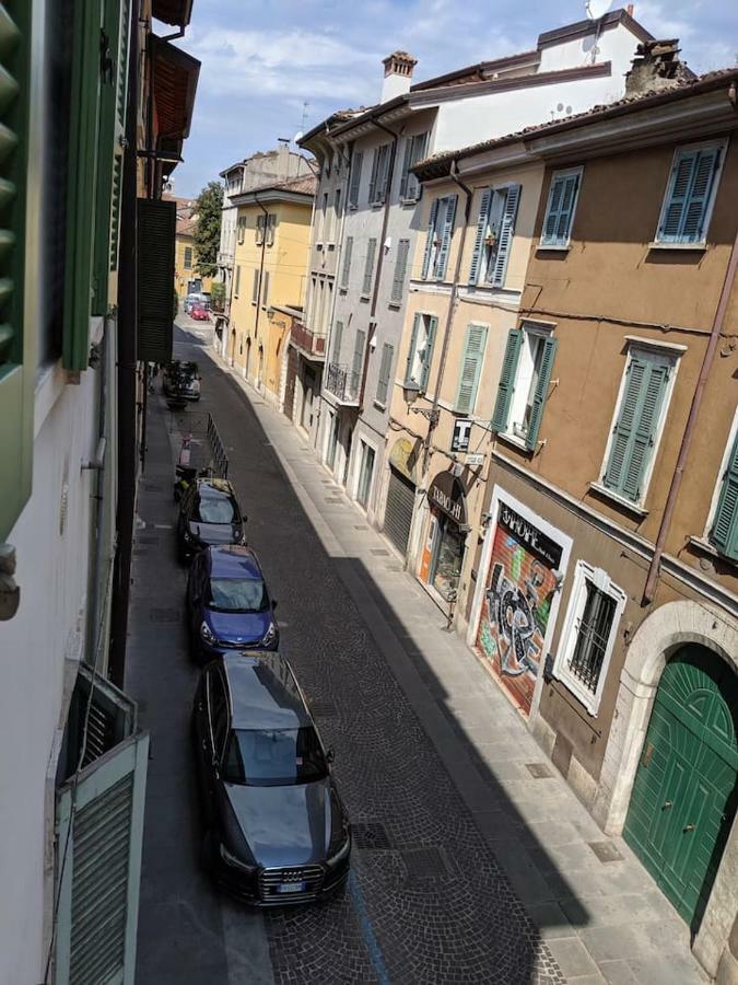 Il Bilocale Di Fabbio E Monica Apartment Brescia Bagian luar foto